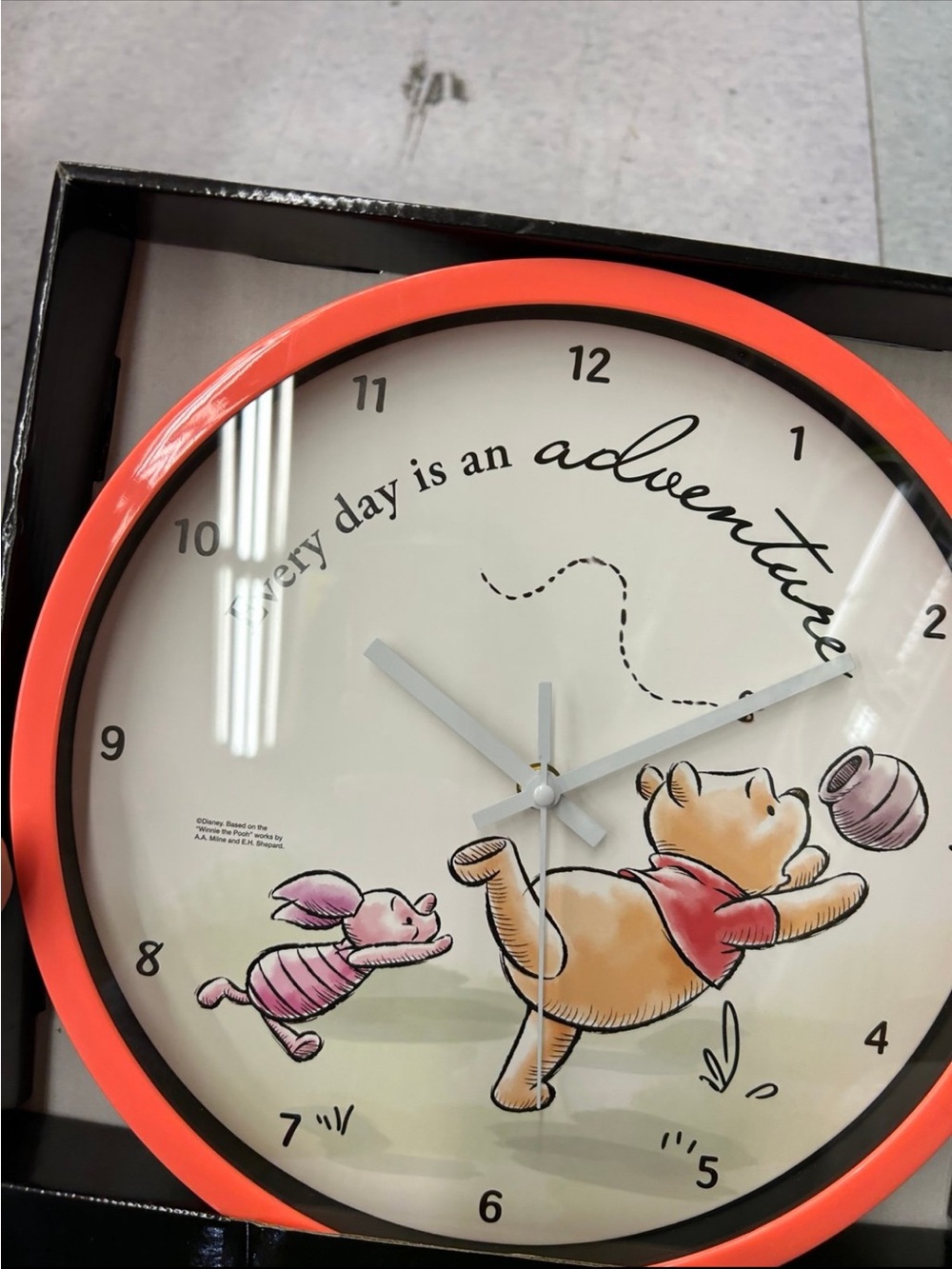 NWT Disney Winnie the Pooh decorative wall clock